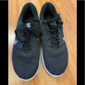 Nike Used Black Women’s Sneakers Size 8